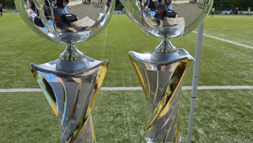 Wanderpokale Fußball-Cup der Rheinbacher Grundschulen